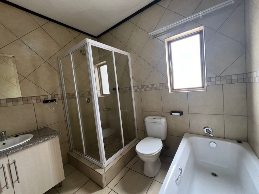 4 Bedroom Property for Sale in Xanadu Eco Park North West